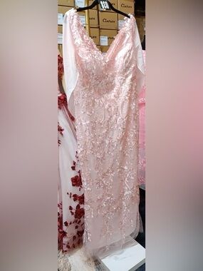 Elegant Pink Embellished V-Neck Evening Dress 
NWT
SIZE 16